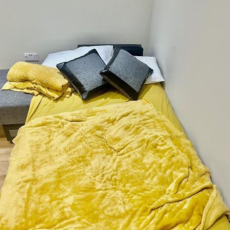 Lovely 1 Bedroom Apartment With On Street Parking Londen Buitenkant foto