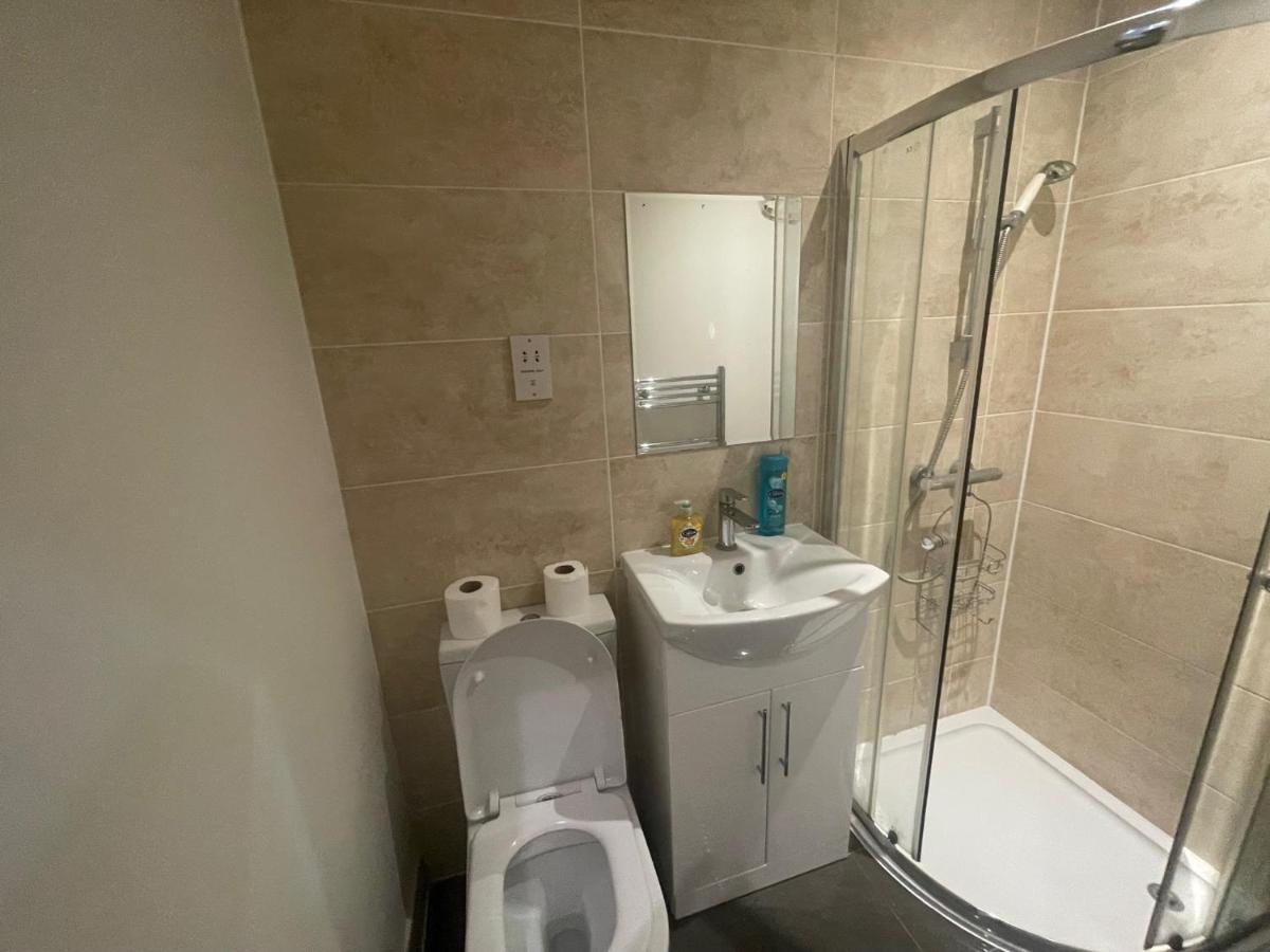 Lovely 1 Bedroom Apartment With On Street Parking Londen Buitenkant foto