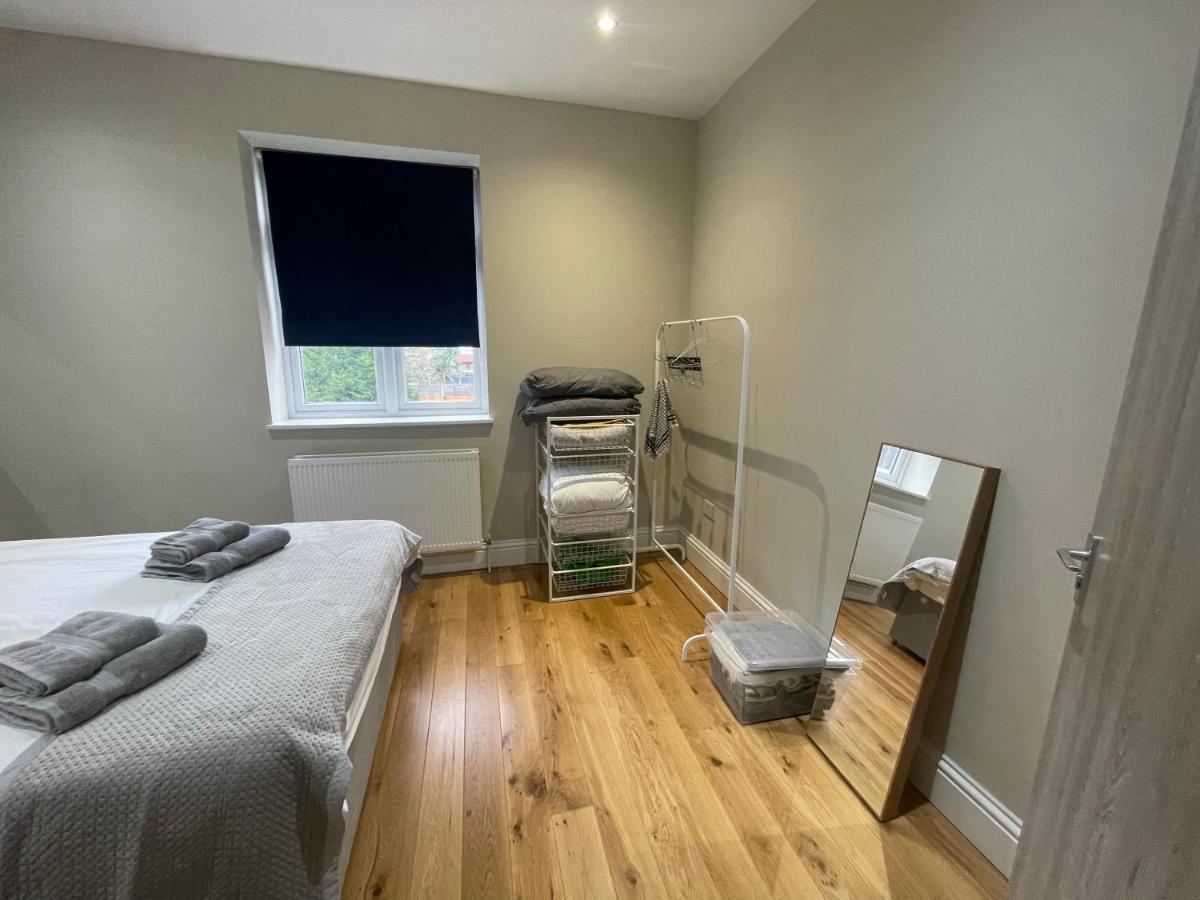 Lovely 1 Bedroom Apartment With On Street Parking Londen Buitenkant foto